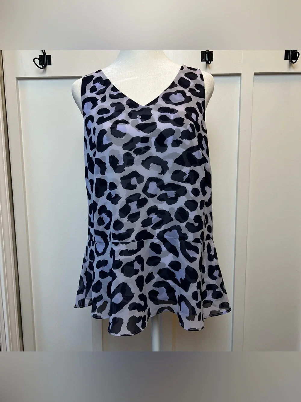 Cabi Siz Small Sheer Sleeveless Blouse Top Blue Cheetah Peplum Rockabilly Preppy